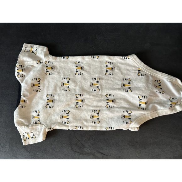 5/$10 onesie bodysuit 6-9 months animals - Picture 3 of 3